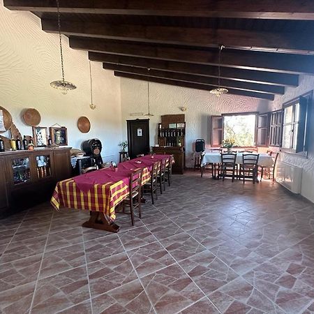 Agriturismo La Fillirea Sant' Antonio di Santadi Exterior photo